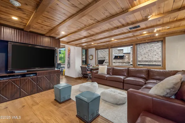 $12,500,000 | 100 East Meadow Drive, Unit 25, Vail, CO 81657