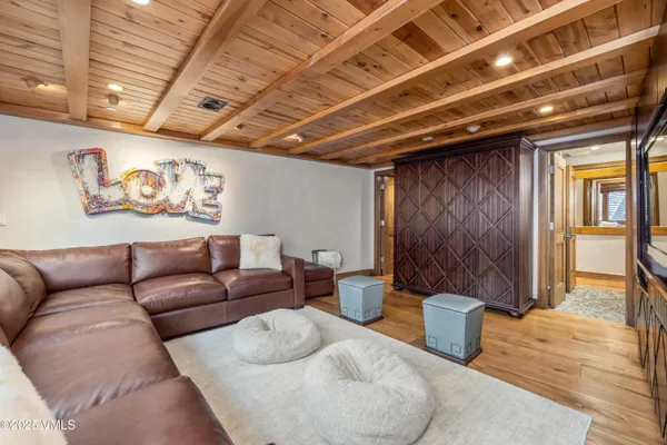 $12,500,000 | 100 East Meadow Drive, Unit 25, Vail, CO 81657