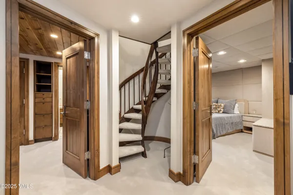 $12,500,000 | 100 East Meadow Drive, Unit 25, Vail, CO 81657