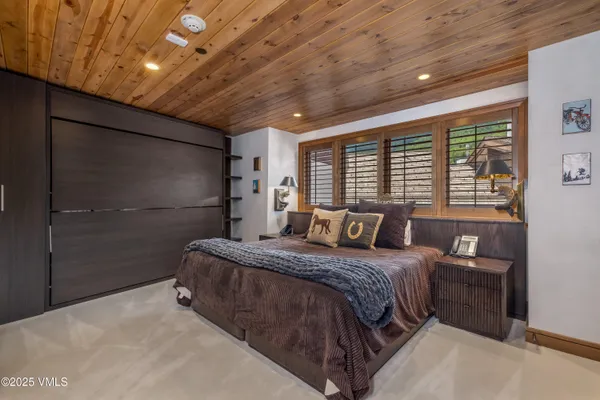 $12,500,000 | 100 East Meadow Drive, Unit 25, Vail, CO 81657