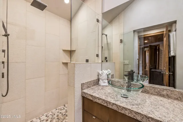 $12,500,000 | 100 East Meadow Drive, Unit 25, Vail, CO 81657