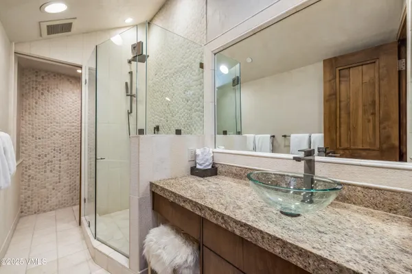 $12,500,000 | 100 East Meadow Drive, Unit 25, Vail, CO 81657