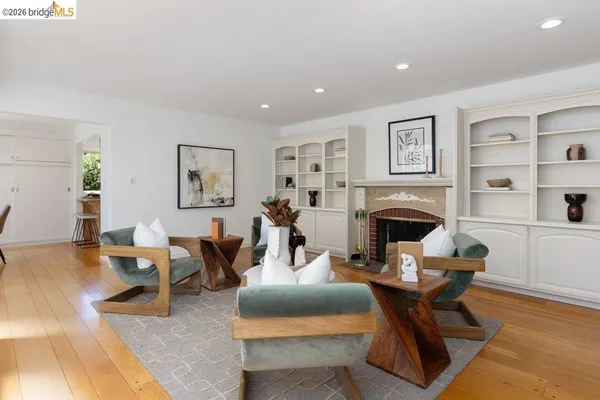 $1,395,000 | 84 Templar Place, Oakland, CA 94618