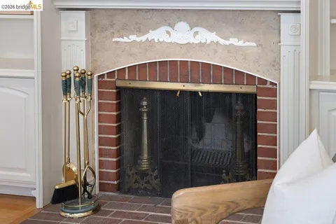 $1,395,000 | 84 Templar Place, Oakland, CA 94618