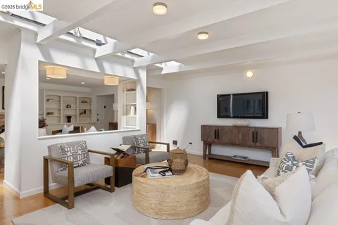 $1,395,000 | 84 Templar Place, Oakland, CA 94618