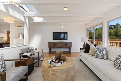 $1,395,000 | 84 Templar Place, Oakland, CA 94618