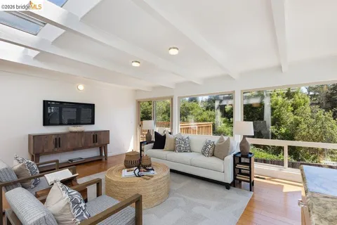 $1,395,000 | 84 Templar Place, Oakland, CA 94618