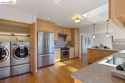 $1,395,000 | 84 Templar Place, Oakland, CA 94618