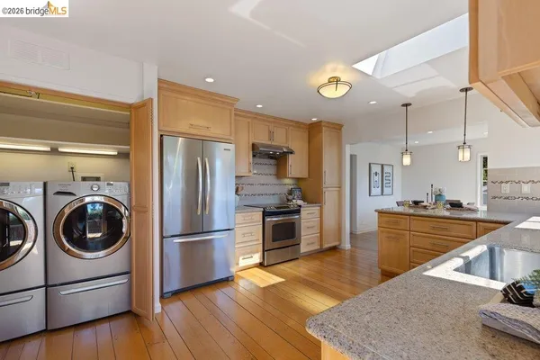 $1,395,000 | 84 Templar Place, Oakland, CA 94618