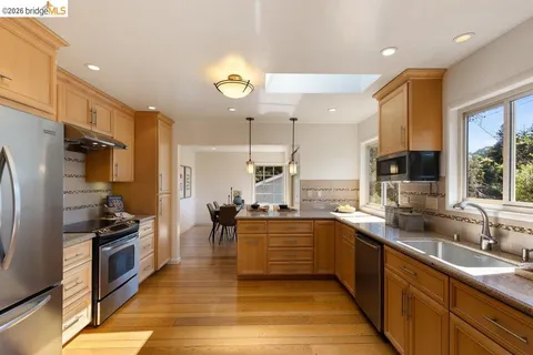 $1,395,000 | 84 Templar Place, Oakland, CA 94618