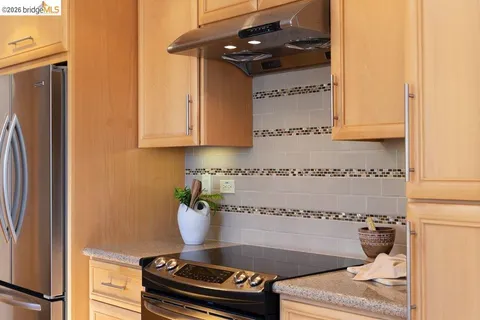 $1,395,000 | 84 Templar Place, Oakland, CA 94618