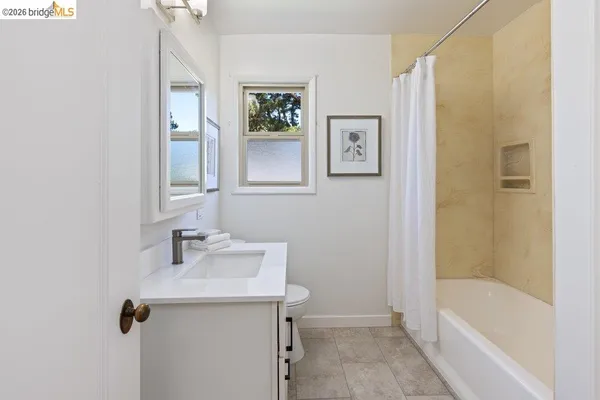 $1,395,000 | 84 Templar Place, Oakland, CA 94618