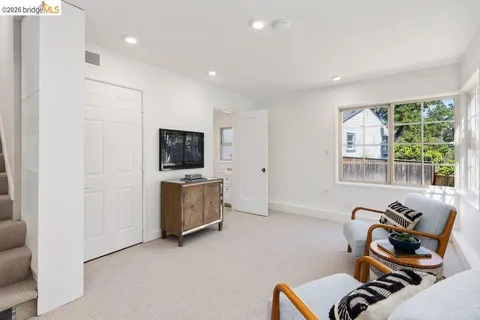$1,395,000 | 84 Templar Place, Oakland, CA 94618