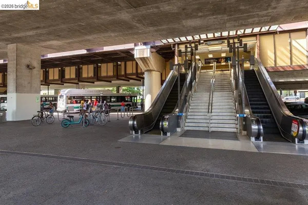 $1,395,000 | 84 Templar Place, Oakland, CA 94618