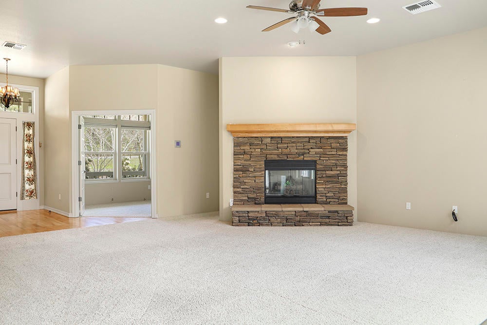2085 Stringer Gap Road Grants Pass, OR 97527 - Photo 7 of 43 13