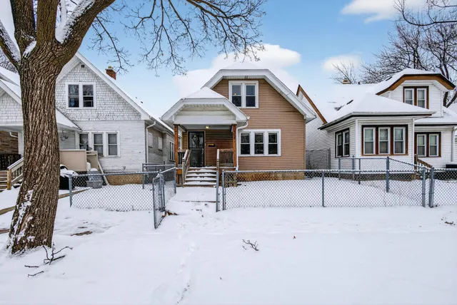 $89,900 | 4624 North 29th Street, Milwaukee, WI 53209