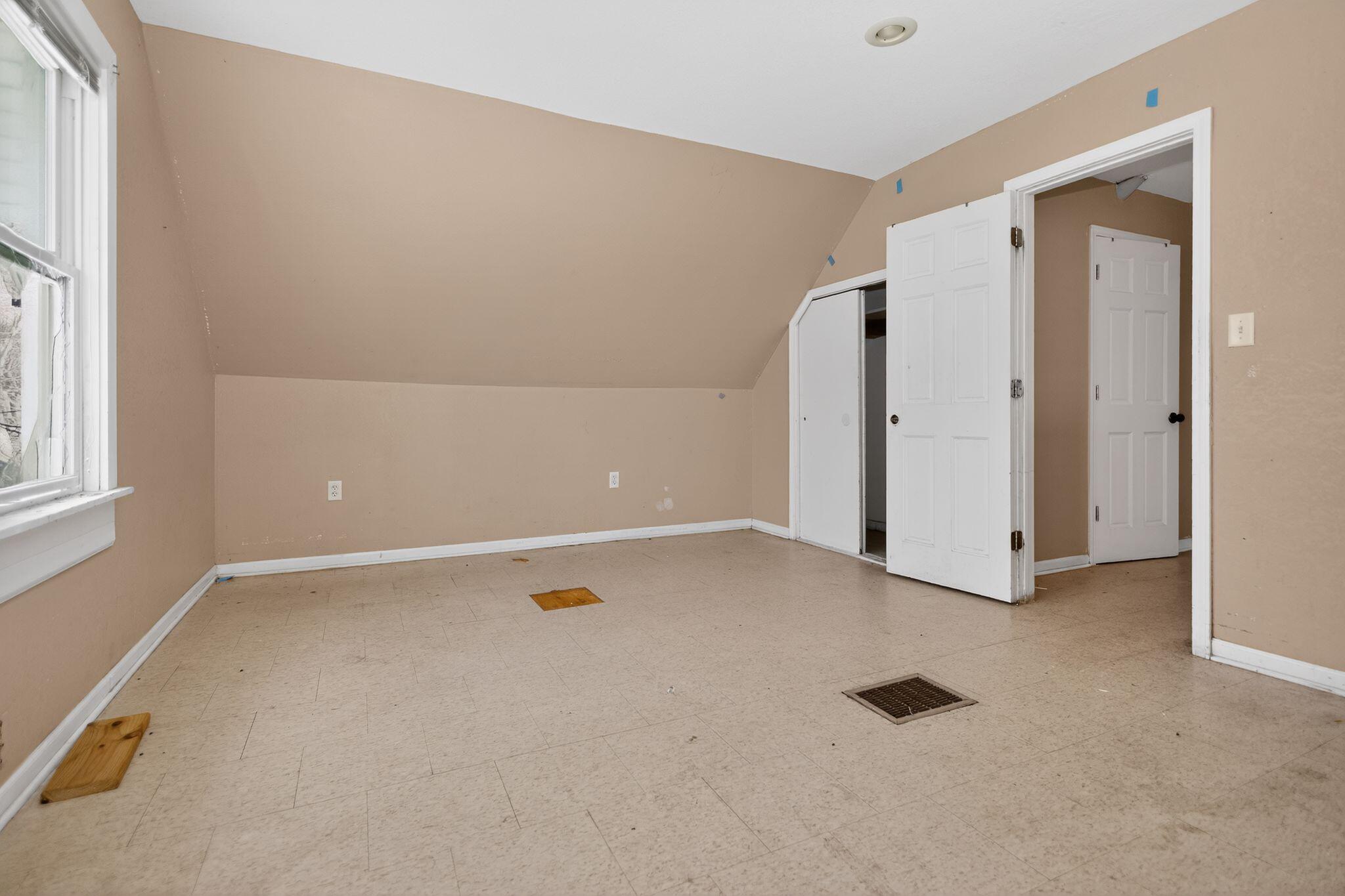 4624 North 29th Street Milwaukee, WI 53209 - Photo 17 of 37 19_4624_N_29th_St_Milwaukee_WI_53209-Oth