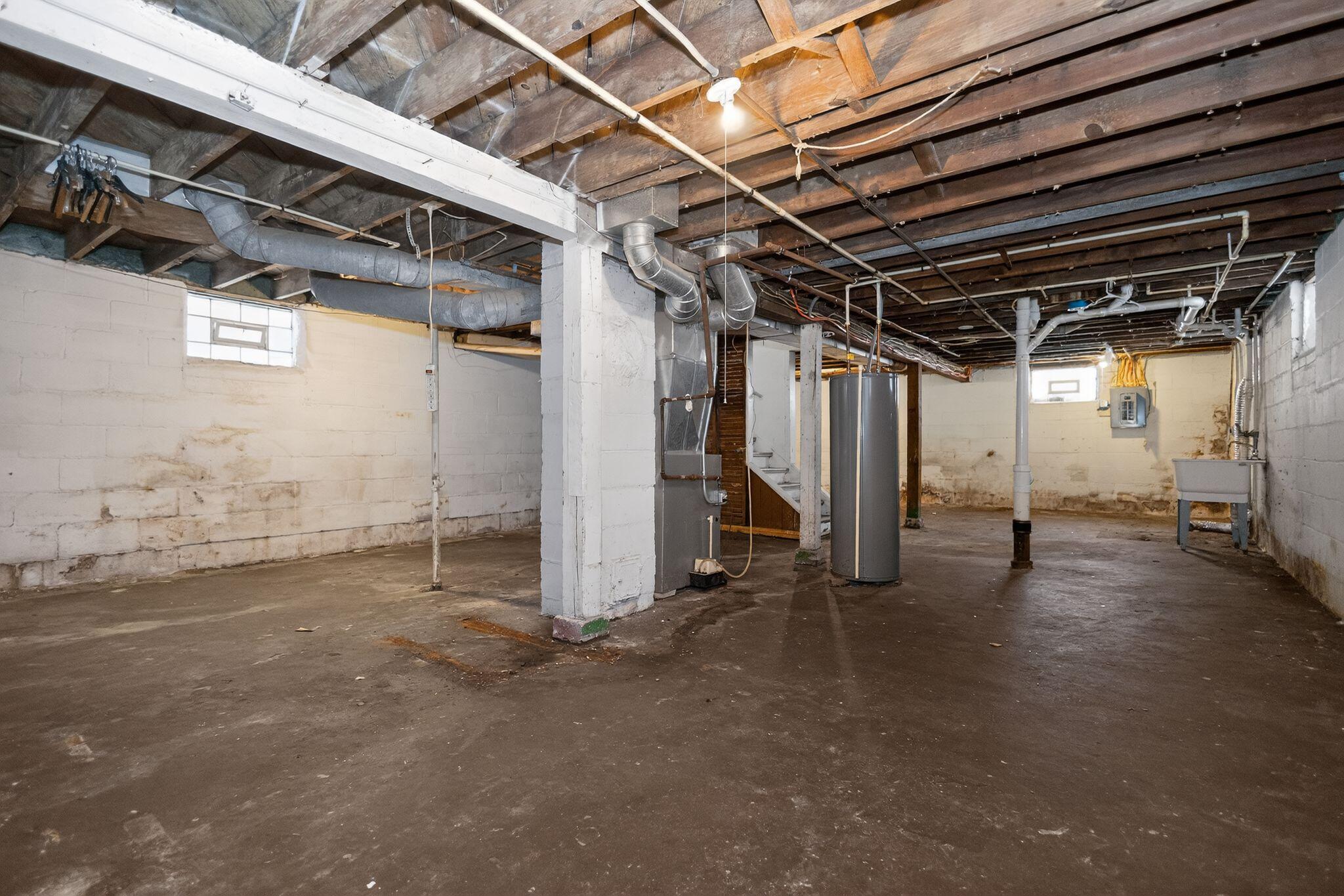 4624 North 29th Street Milwaukee, WI 53209 - Photo 20 of 37 22_4624_N_29th_St_Milwaukee_WI_53209-Oth