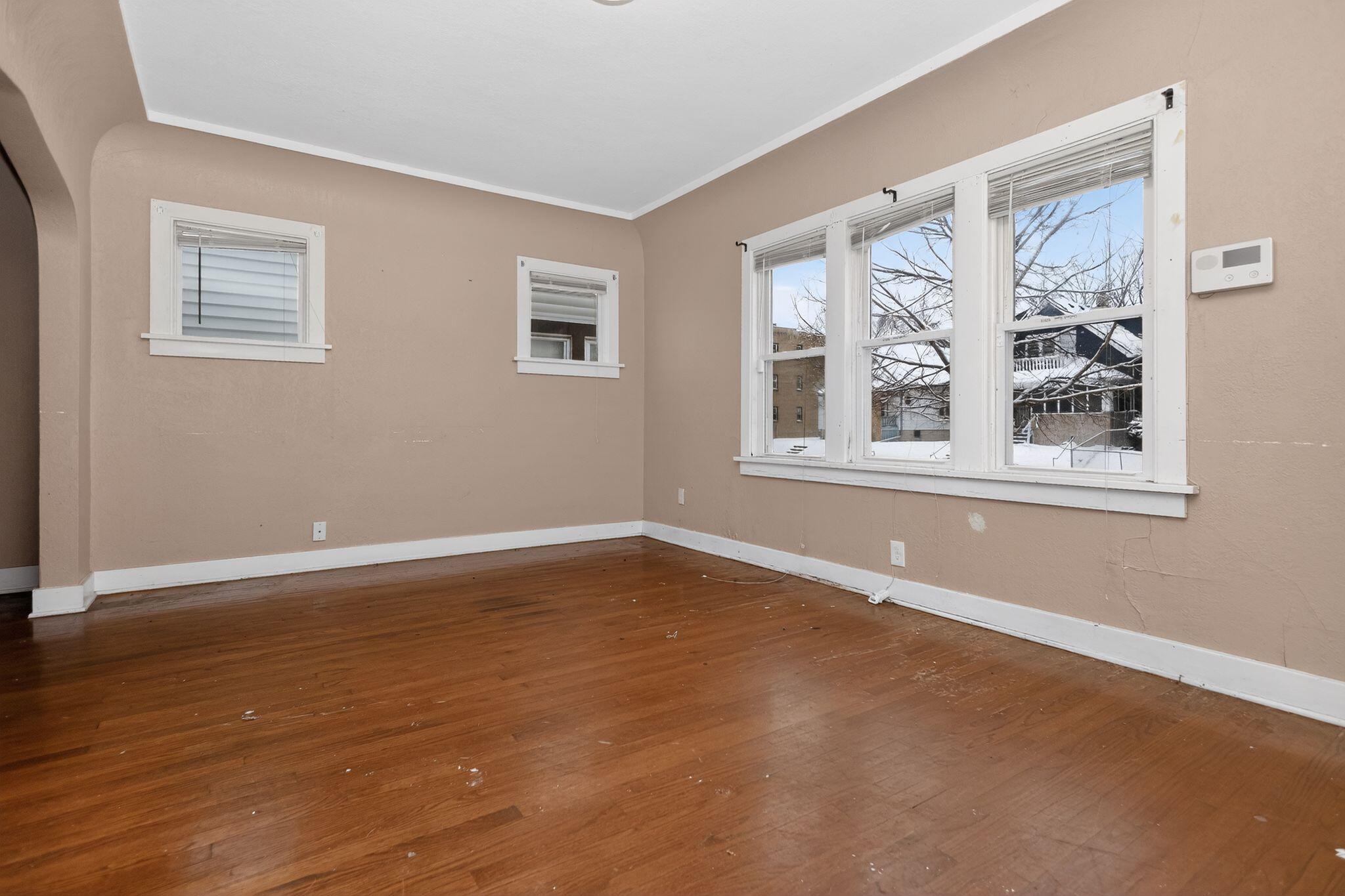 4624 North 29th Street Milwaukee, WI 53209 - Photo 5 of 37 08_4624_N_29th_St_Milwaukee_WI_53209-Liv