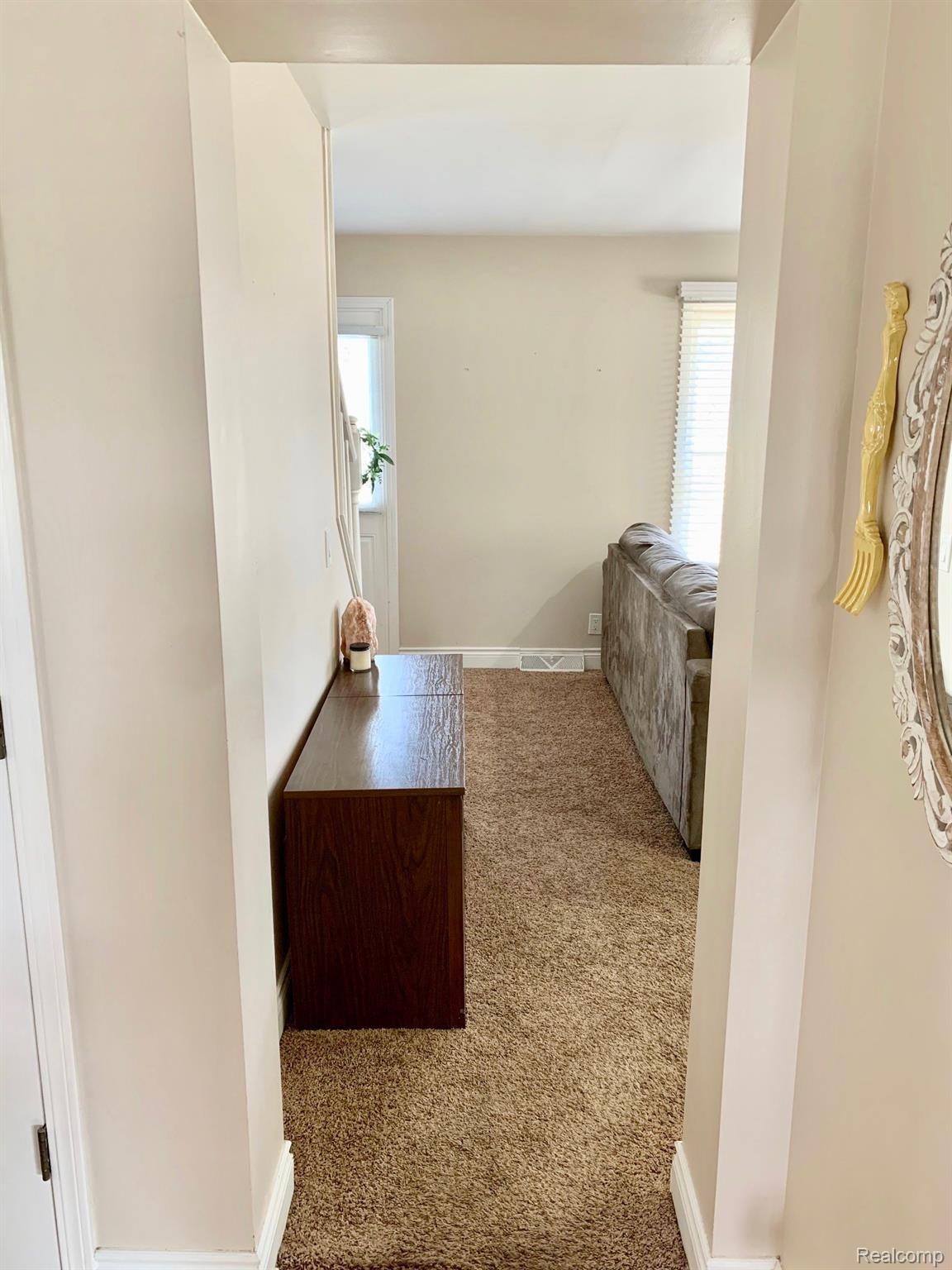14114 Torrey Road Fenton, MI 48430 - Photo 24 of 82 LRentry2.jpeg