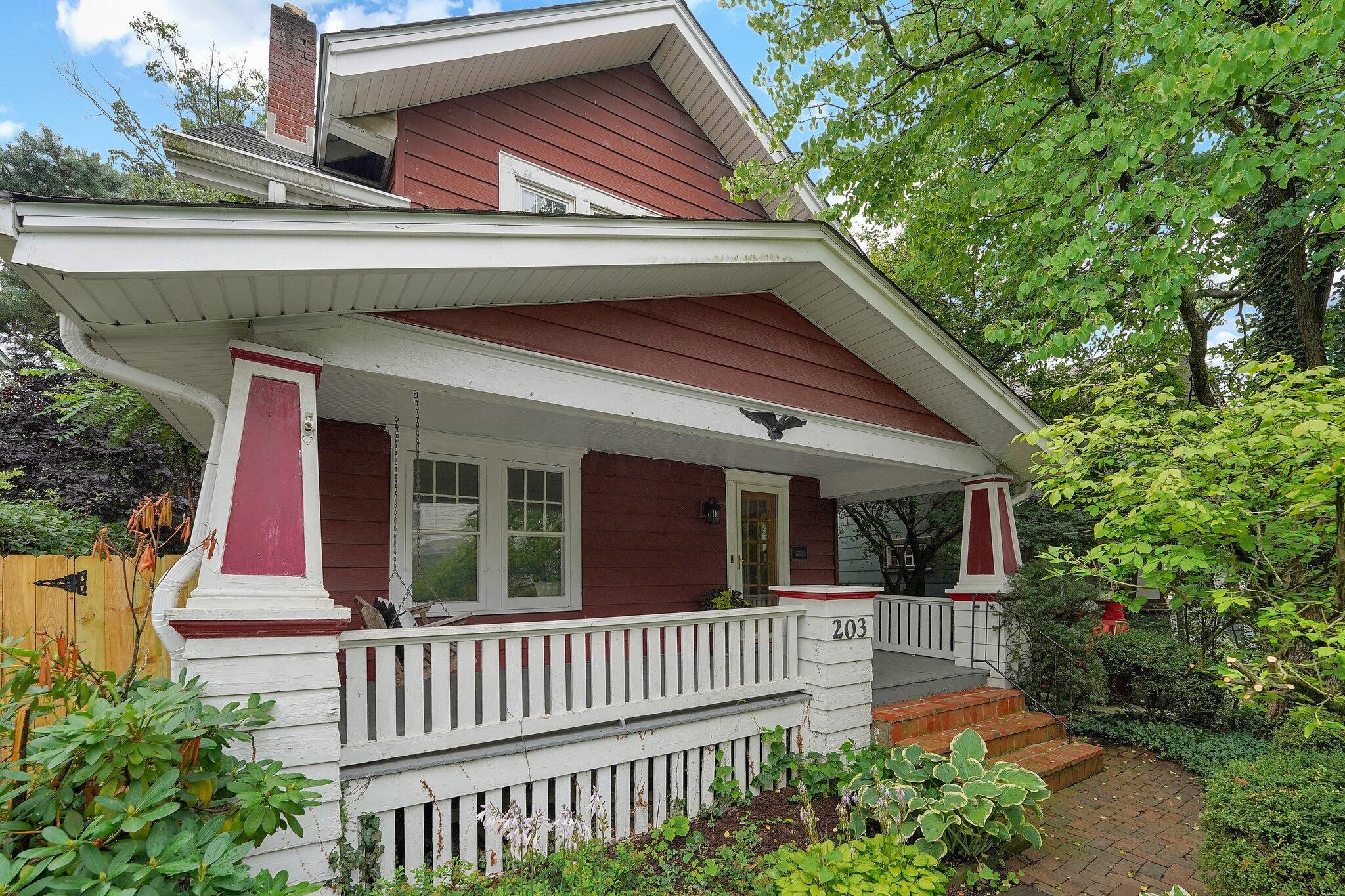 1-web-or-mls-203-e-pacemont-rd