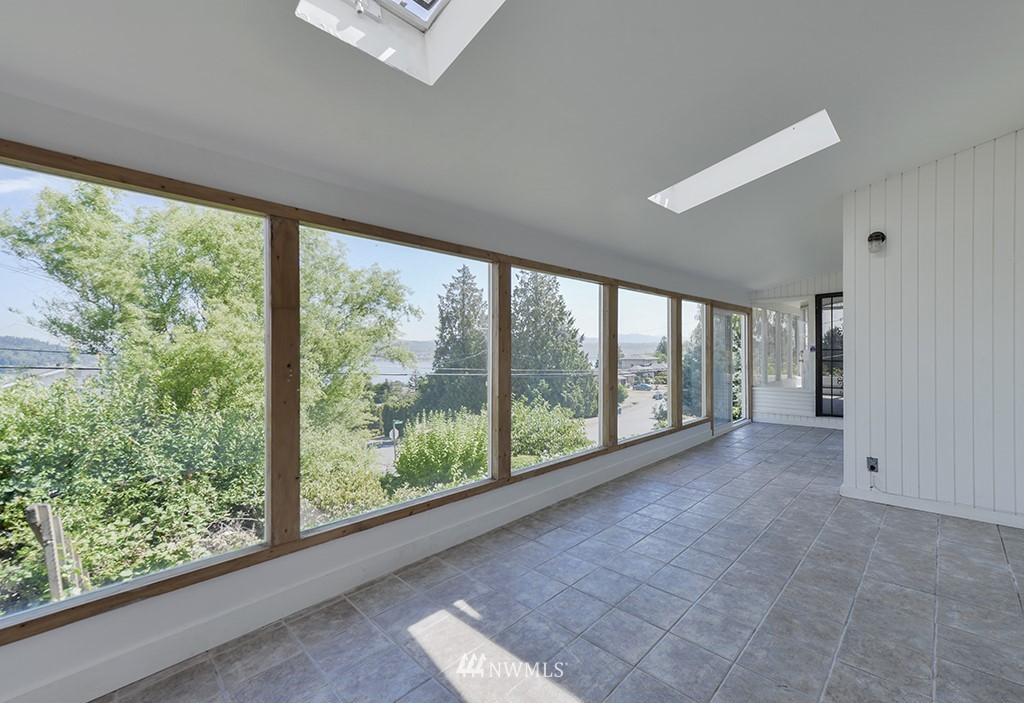 7259 South Sunnycrest Road Seattle, WA 98178 - Photo 11 of 25