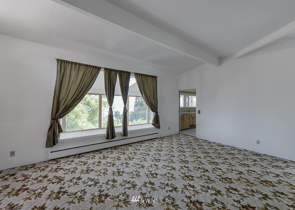 7259 South Sunnycrest Road Seattle, WA 98178 - Photo 13 of 25