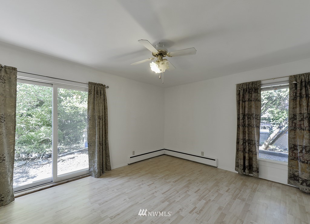 7259 South Sunnycrest Road Seattle, WA 98178 - Photo 18 of 25