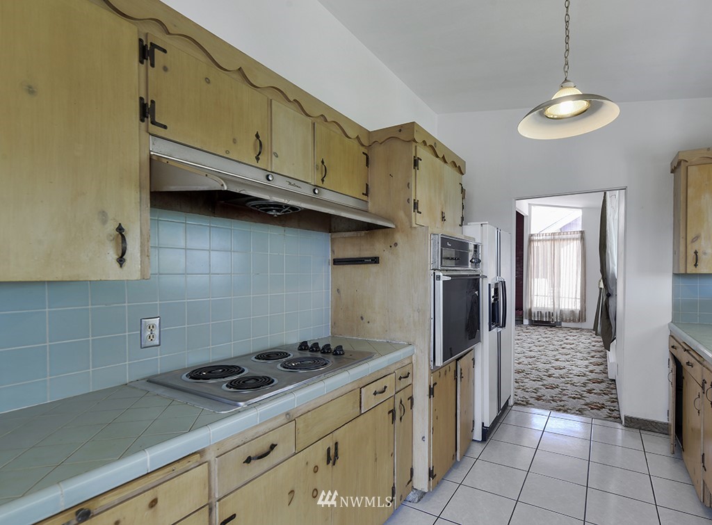 7259 South Sunnycrest Road Seattle, WA 98178 - Photo 9 of 25