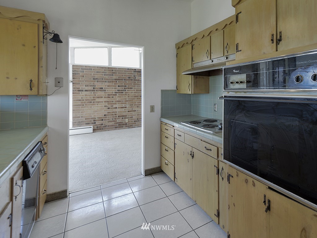 7259 South Sunnycrest Road Seattle, WA 98178 - Photo 10 of 25
