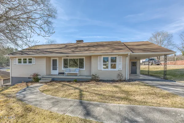 $259,900 | 1140 Foxcroft Road, Bristol, VA 24201