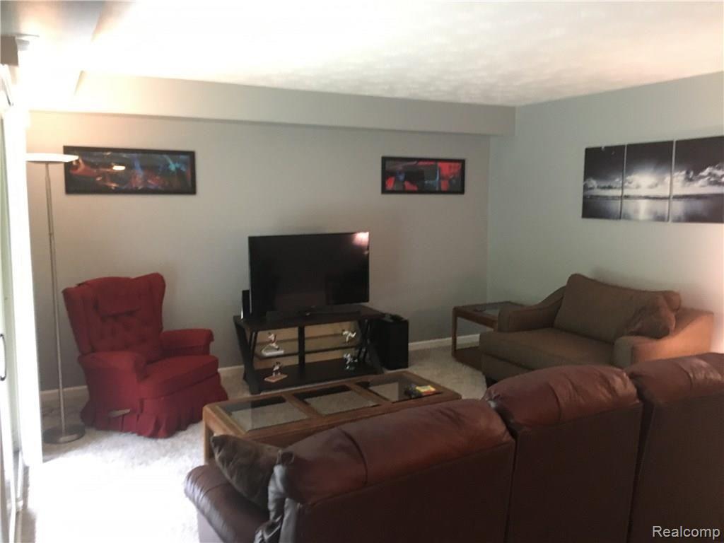 1687 Riverside Drive, Unit U14 Rochester Hills, MI 48309 - Photo 5 of 50