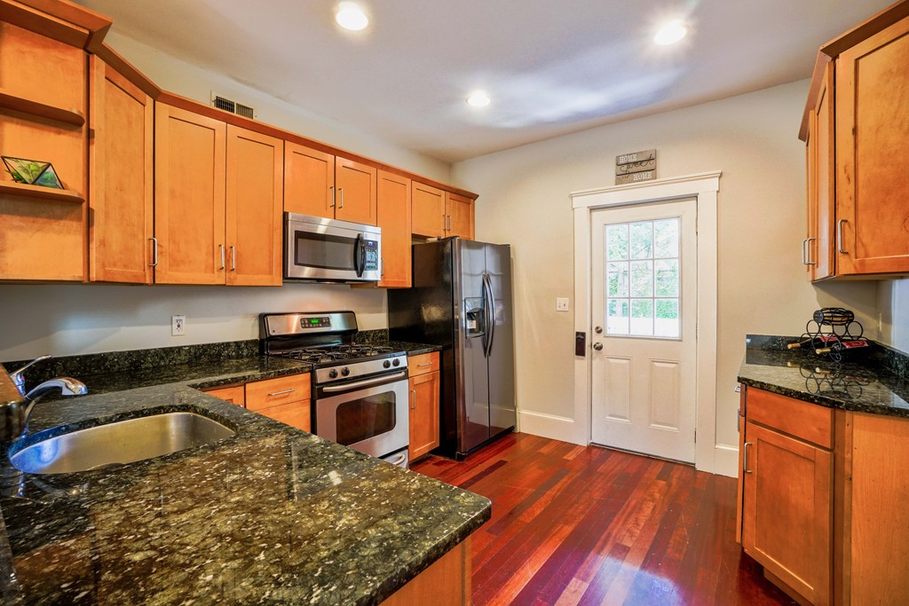7 Treadway Road, Unit 1 Boston, MA 02125 - Photo 13 of 20