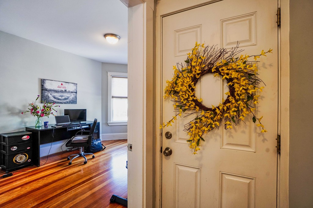7 Treadway Road, Unit 1 Boston, MA 02125 - Photo 3 of 20