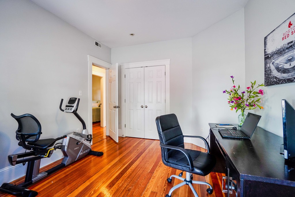 7 Treadway Road, Unit 1 Boston, MA 02125 - Photo 5 of 20