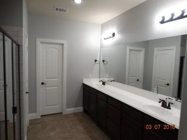 $2,800 | 924 Eagle Creek Trail, McKinney, TX 75072