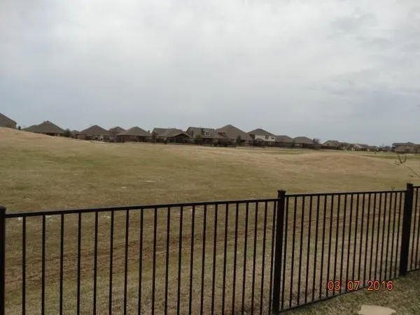 $2,800 | 924 Eagle Creek Trail, McKinney, TX 75072