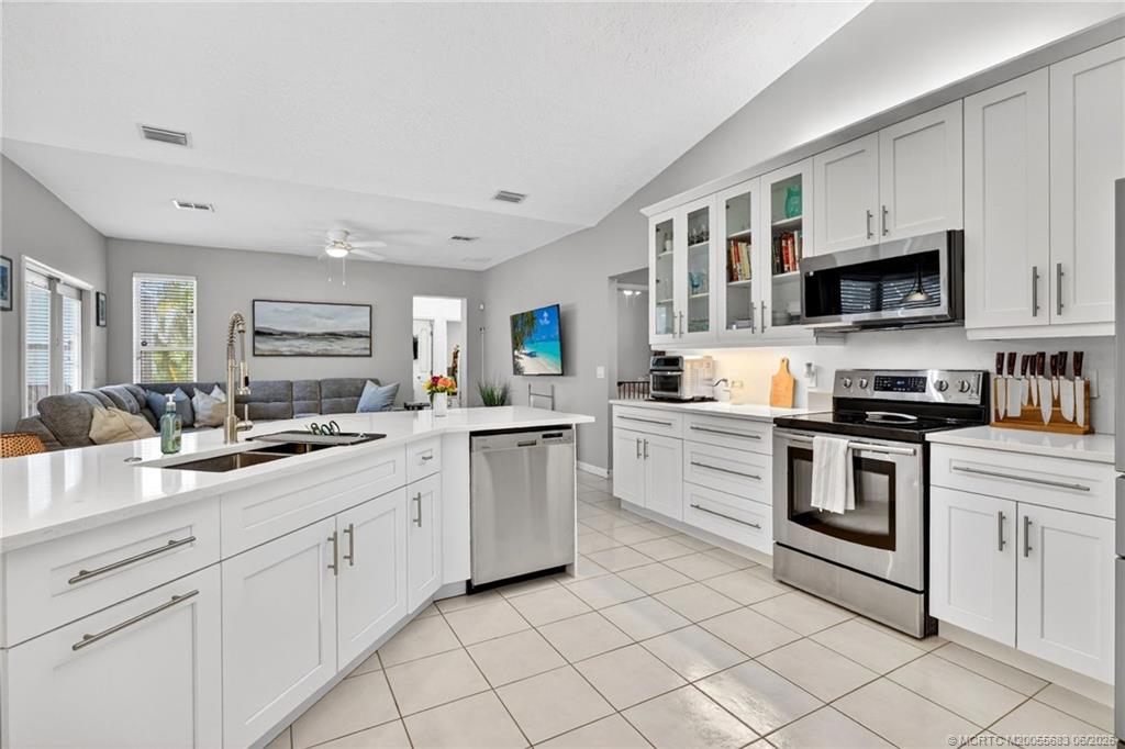671 Southeast Pin Oak Terrace Stuart, FL 34997 - Photo 20 of 67