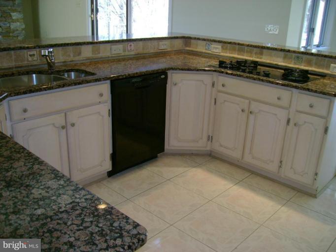 18616 Chandlee Mill Road Sandy Spring, MD 20860 - Photo 6 of 13 Kitchen #3