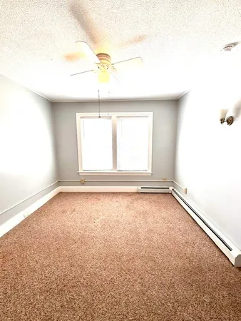 $2,400 | 15 Church Street, Unit 2, Warren, RI 02885