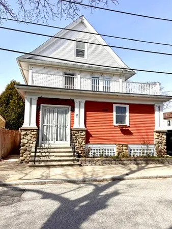$2,400 | 15 Church Street, Unit 2, Warren, RI 02885
