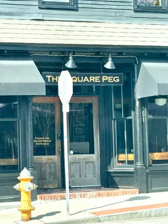 $2,400 | 15 Church Street, Unit 2, Warren, RI 02885