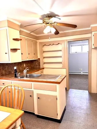 $2,400 | 15 Church Street, Unit 2, Warren, RI 02885