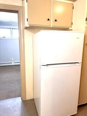 $2,400 | 15 Church Street, Unit 2, Warren, RI 02885