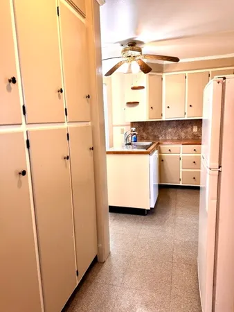 $2,400 | 15 Church Street, Unit 2, Warren, RI 02885