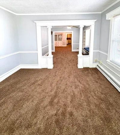 $2,400 | 15 Church Street, Unit 2, Warren, RI 02885