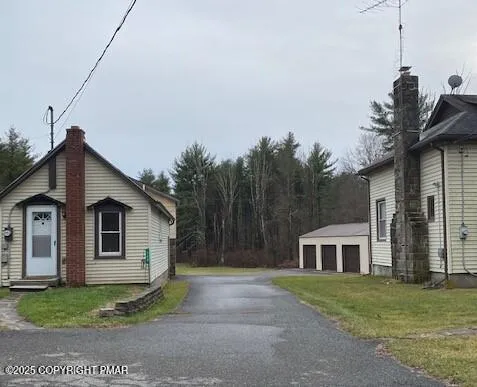 $425,000 | 558 Effort Neola Road, Brodheadsville, PA 18353