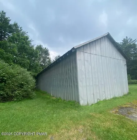 $425,000 | 558 Effort Neola Road, Brodheadsville, PA 18353