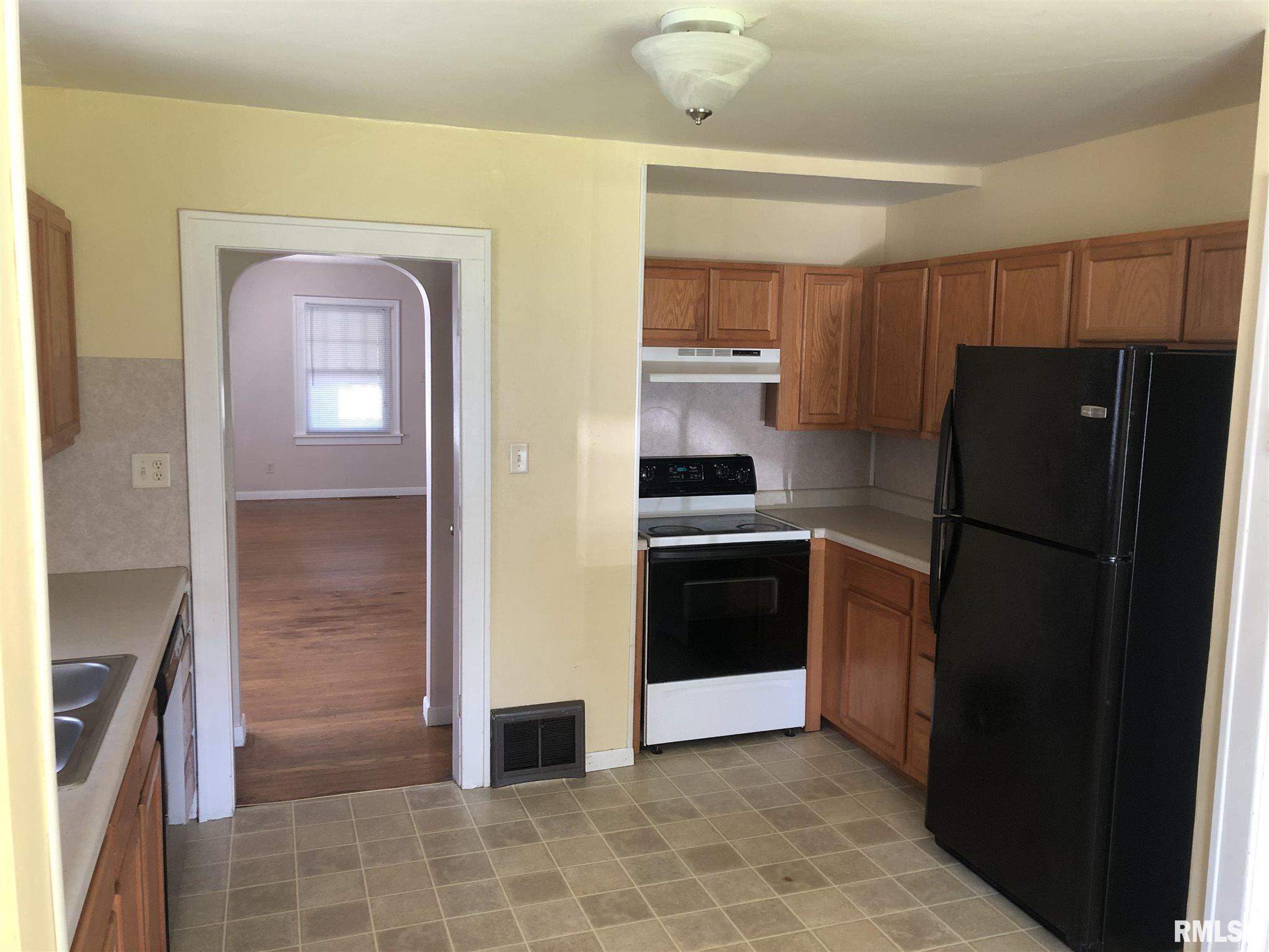 2504 South 6th Street Springfield, IL 62703 - Photo 6 of 19