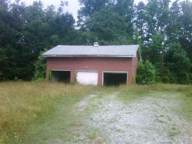 2016 Stagecoach Road Laurens, SC 29360 - Photo 2 of 8